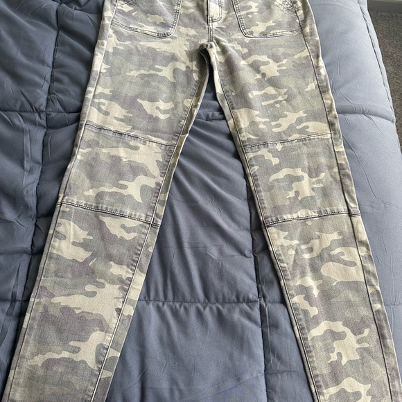 American Eagle camouflage super stretch high rise jeggings - Picture 2 of 5